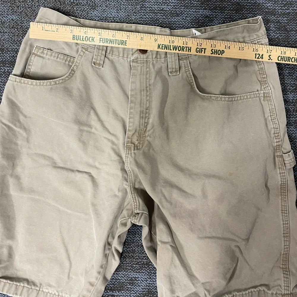 Excellent used condition men’s 36 regular carpenter khaki wrangler shorts - Picture 3 of 5